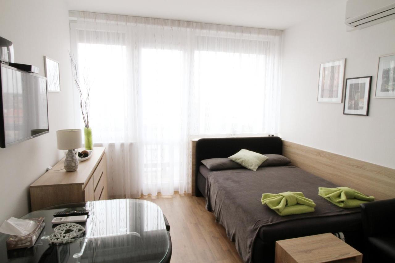 G Support Apartment Prag Exteriör bild